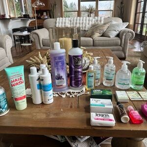 Hair/Facial/Skin Products‎